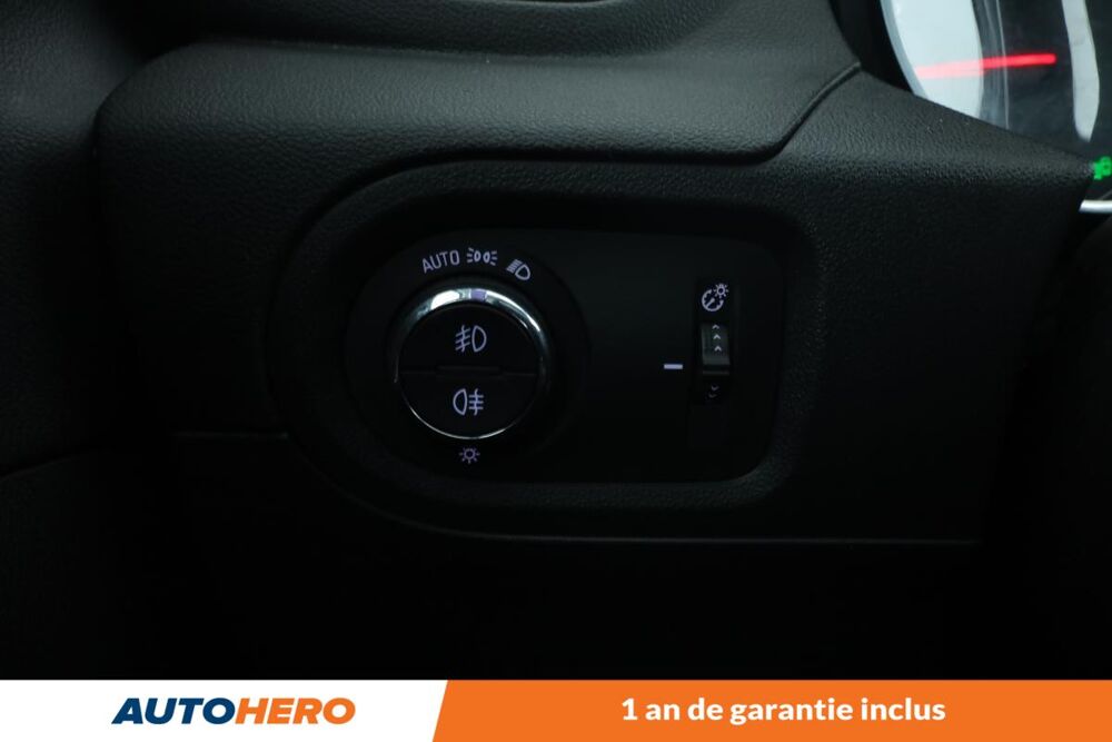 Grandland x 1.2 Turbo Elegance Business 130 ch 2021 occasion 92130 Issy-les-Moulineaux