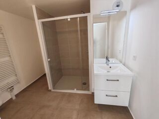  Appartement à louer 3 pièces 56 m²