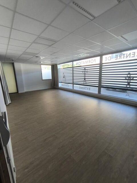 A VENDRE Local commercial - 241m&sup2; - BELLEVILLE-EN-BEAUJOLAIS - Face gare 665760 69220 Belleville en beaujolais