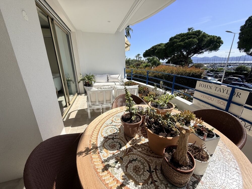Appartement à vendre 2 pièces CANNES (06) VUE MER PANORAMIQUE