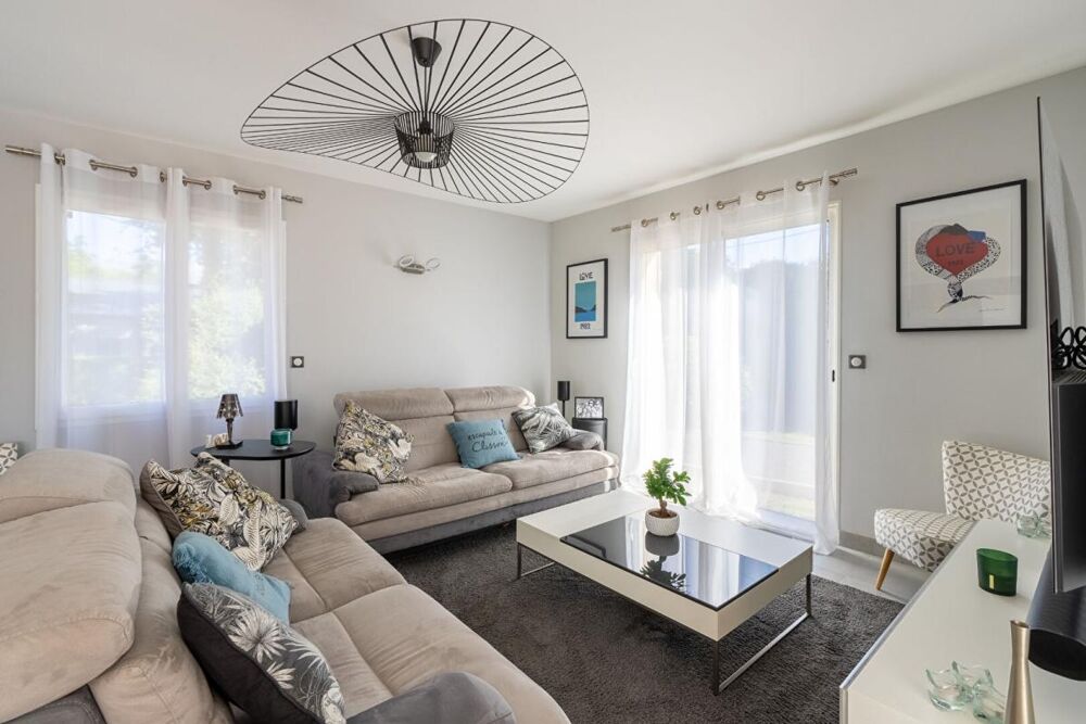 Maison Gorges 5 P . 4 Chs . 121.85 M² . T 883 M² . Garage . Piscine . Terrasses . Abri voiture