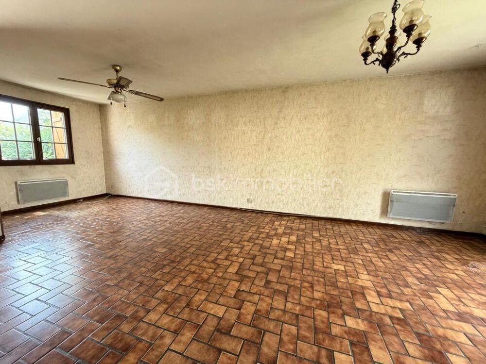 Maison familiale avec 3 chambres et sous-sol complet