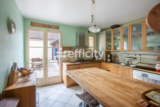  Villa à vendre 8 pièces 166 m²