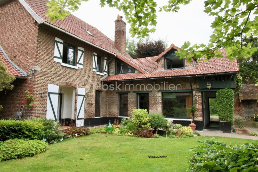 Vente Maison Ferme au carré de caractère avec habitation familiale, revenus locatifs et dépendances – Parcelle de 7 848 m² Herlies
