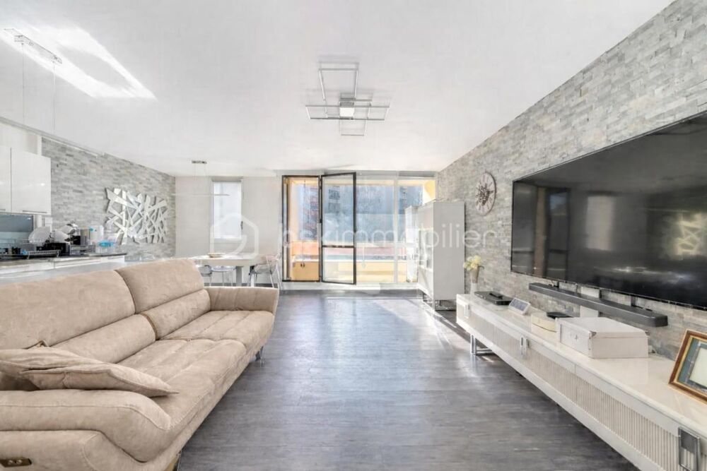 Calme, verdure, grand appartement ensoleillé, avec Balcon