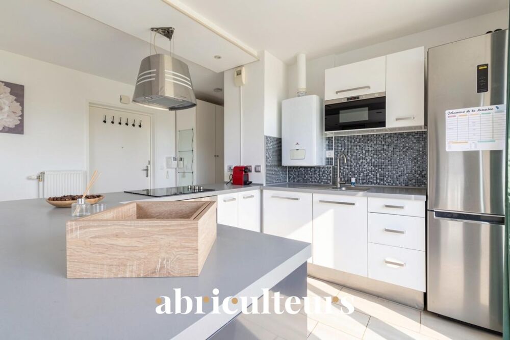 Appartement 3 pièces 66 m² Dernier étage lumineux avec deux balcons et box en vente à Gennevilliers(92230)
