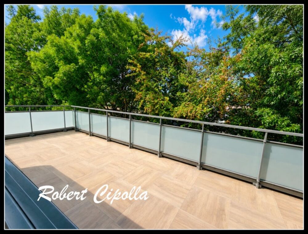 Attique T2 Metz _51,5m²_très grande terrasse de 41m² parking inclus + cuisine équipée
