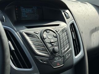 Focus III 1.0 SCTI 100 S&S ECOBOOST TITANIUM BVM5 5P 2013 occasion 78240 Chambourcy