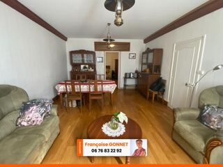 Vente Maison Maison de 120 m² - Centre ville de SAINT AMAND MONTROND - 3 Chambres - Dépendances - 84 900 € Saint amand montrond
