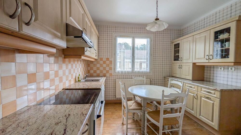Vente Maison 169 900 Euros - Brive HOPITAL Maison 4 pièces 83 m2 avec CLIM, 3 chambres + 2 garages - buanderie, terrasse et jardin Brive la gaillarde