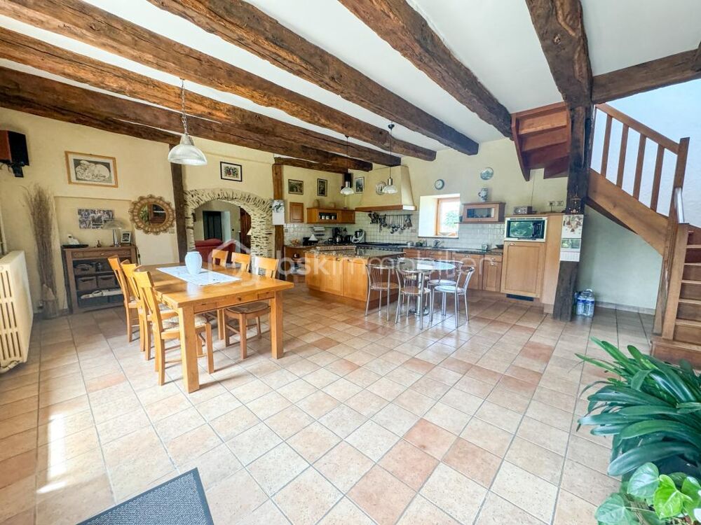 Vente Maison LONGERE RENOVEE DE 330 m2 9 PIECES AVEC UNE GRANDE PISCINE Chateaugiron