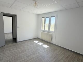  Appartement à louer 3 pièces 57 m²