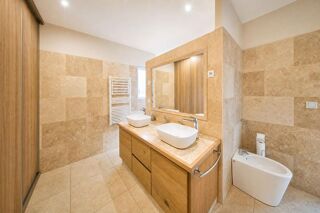  Propriété/château à vendre 8 pièces 300 m²