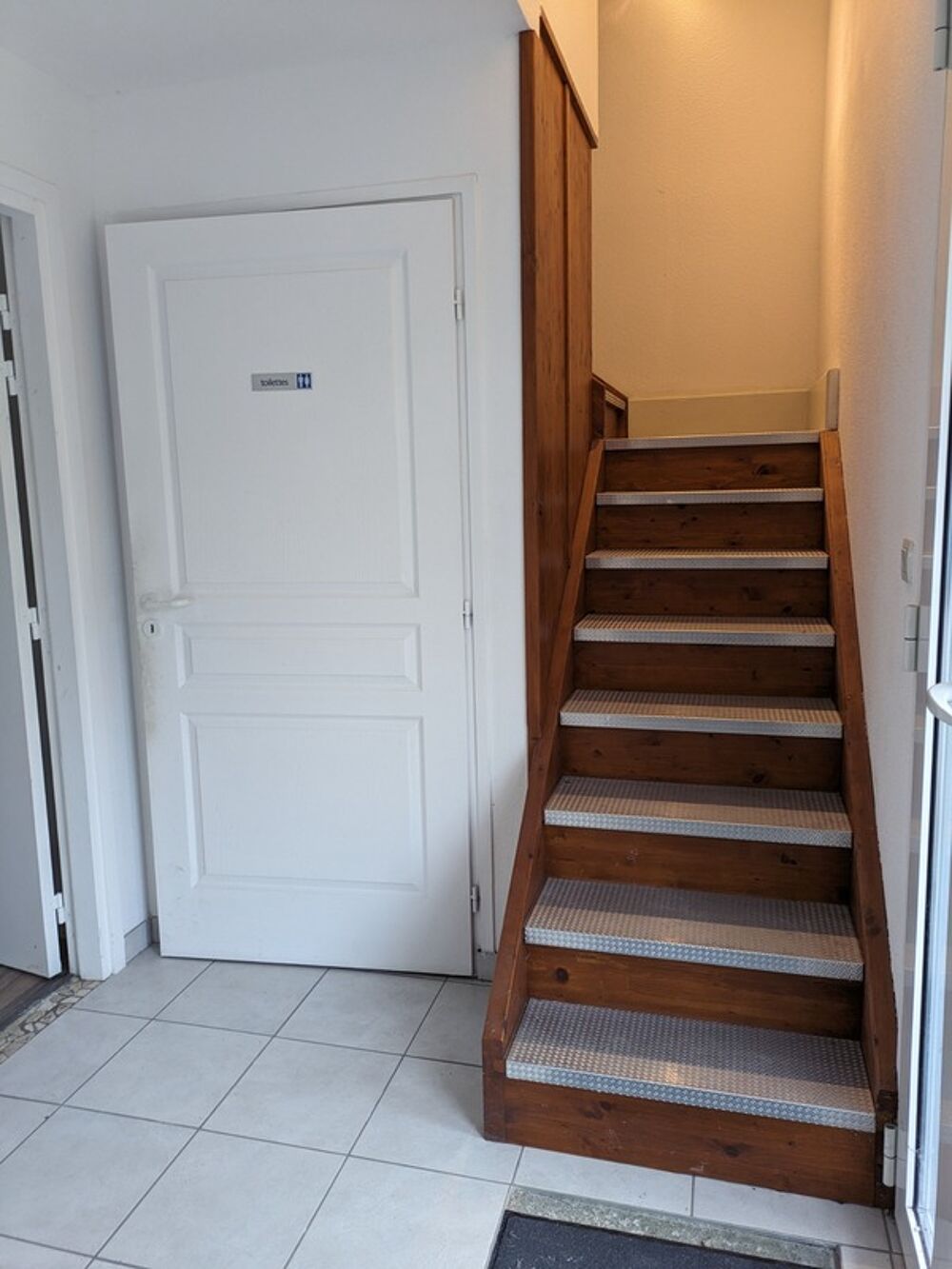   Dpt Isère (38), à louer MONTBONNOT local commercial 65 m² et 26 m² Montbonnot saint martin