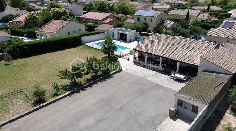 Villa individuelle avec piscine et terrain constructible