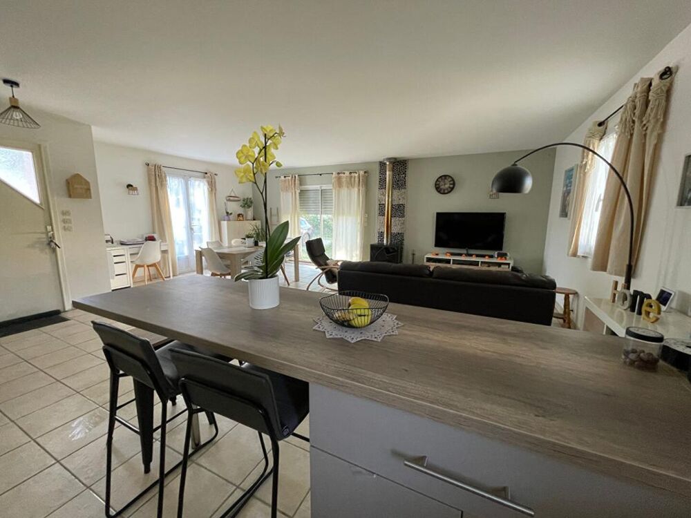 Vente Maison Maison Semussac 4 pièce(s) 99 m2 Semussac
