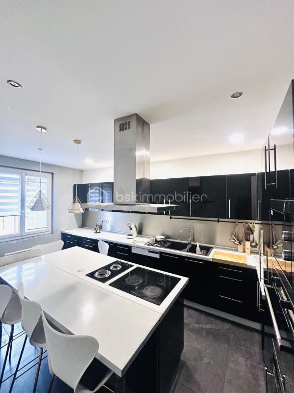 Vente Maison Immeuble de ville 120 m² sur boulevard – local loué, studio, fort potentiel locatif Tarascon