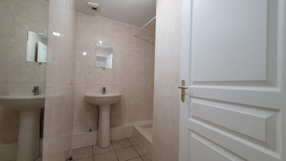 Appartement à louer 2 pièces ARCUEIL-GENTILLY (94) avec balcon et cave