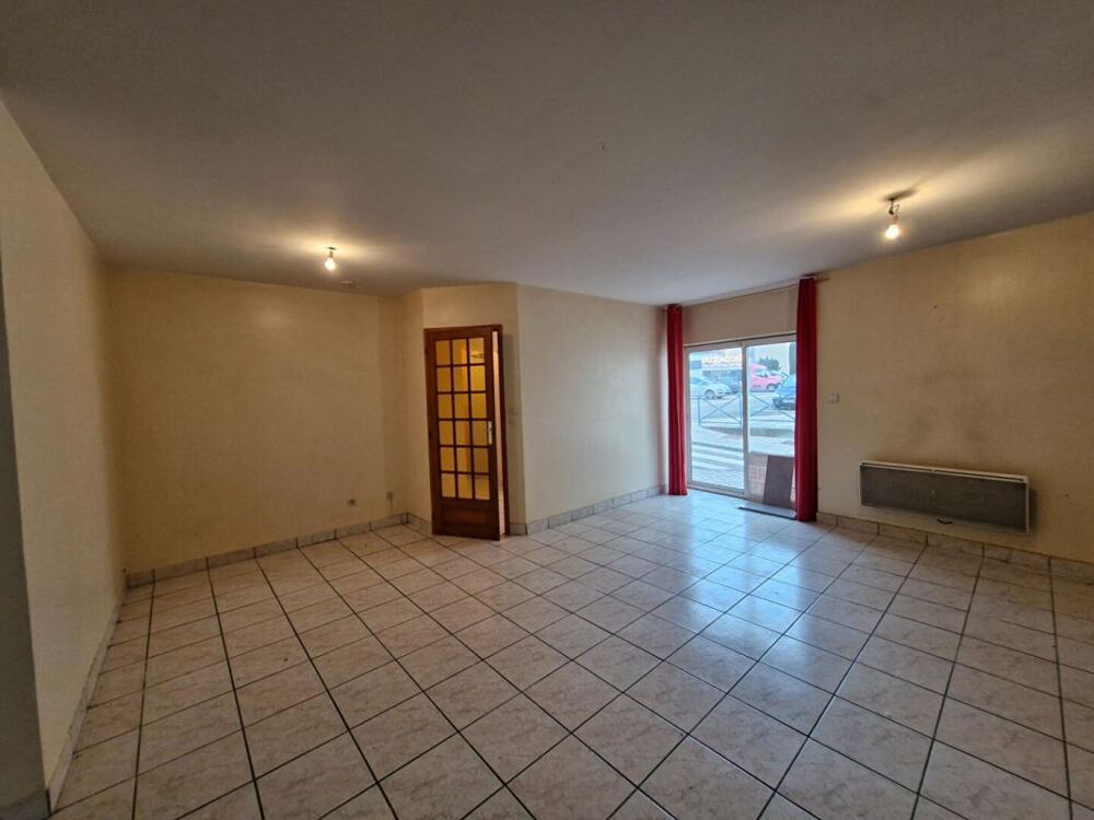 Saint Martin D'ESTREAUX - MAISON DE VILLAGE