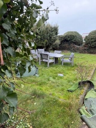  Immeuble à vendre 15 + pièces 301 m²