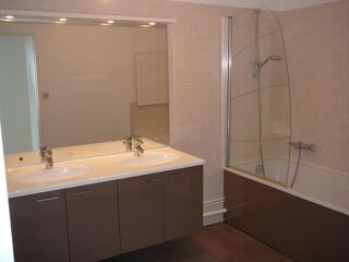  Appartement à louer 4 pièces 94 m²