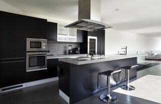 Vente Appartement **Opportunité à saisir 5 pièces avec magnifique Jardin à 250 mètres de la mairie** Les lilas