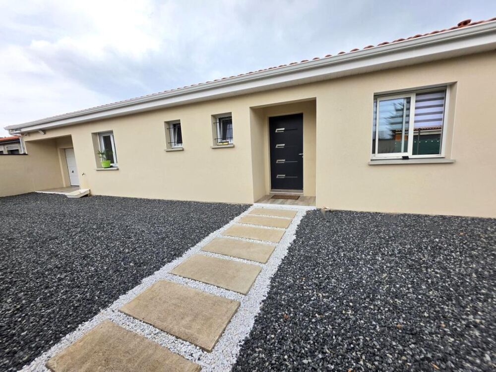 Maison à vendre de plain-pied  4 chambres - 99 m²  THIERS (63300)  255 000 euros