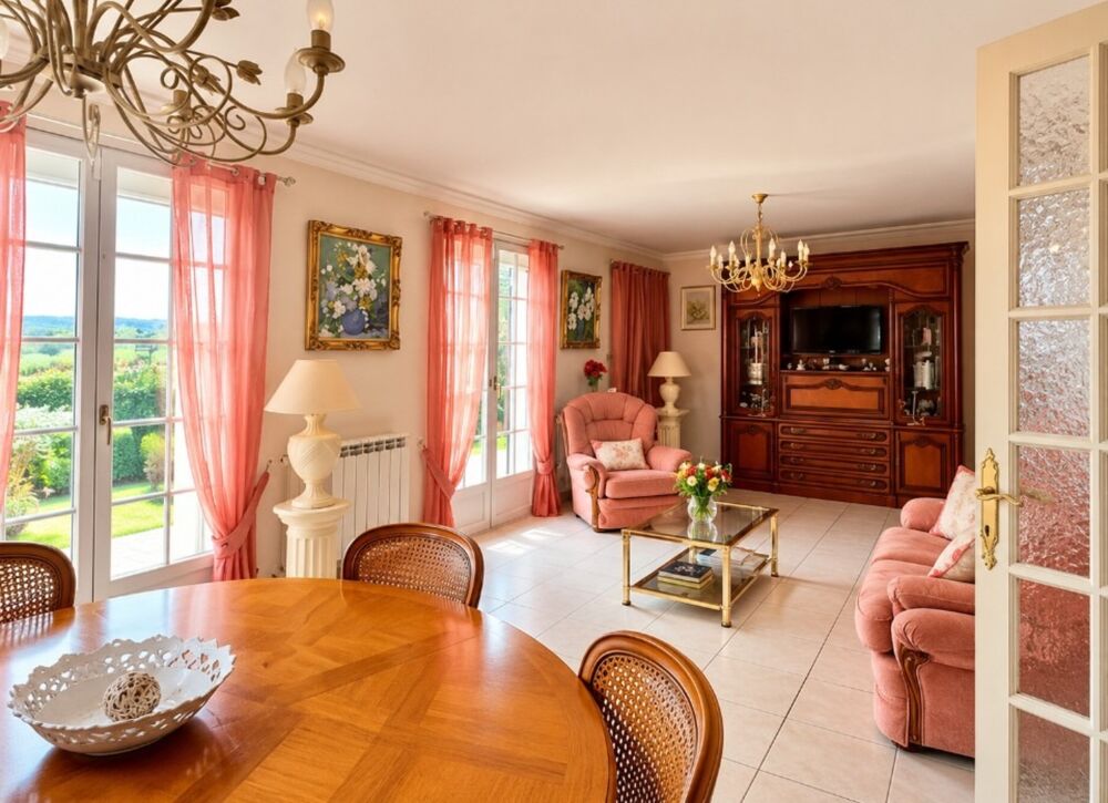 Vente Maison OUCHES - MAISON d'environ 110 m2 sur 5000 m2 de TERRAIN - 3 CHAMBRES - GARAGE - SOUS SOL SEMI ENTERRE Ouches