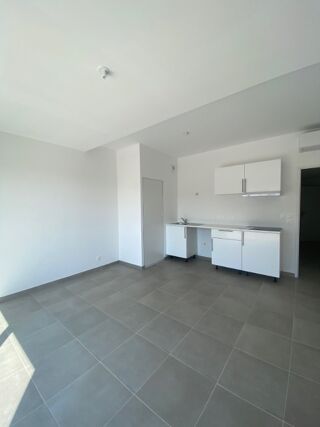  Appartement à louer 2 pièces 44 m²