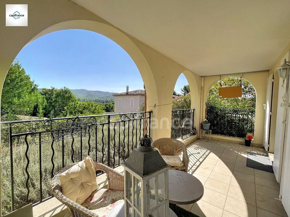Domaine et golf de Pont royal appartement de 64 m² . Terrasse avec vue dégagée, Piscine résidentielle, Garage box fermé, cave