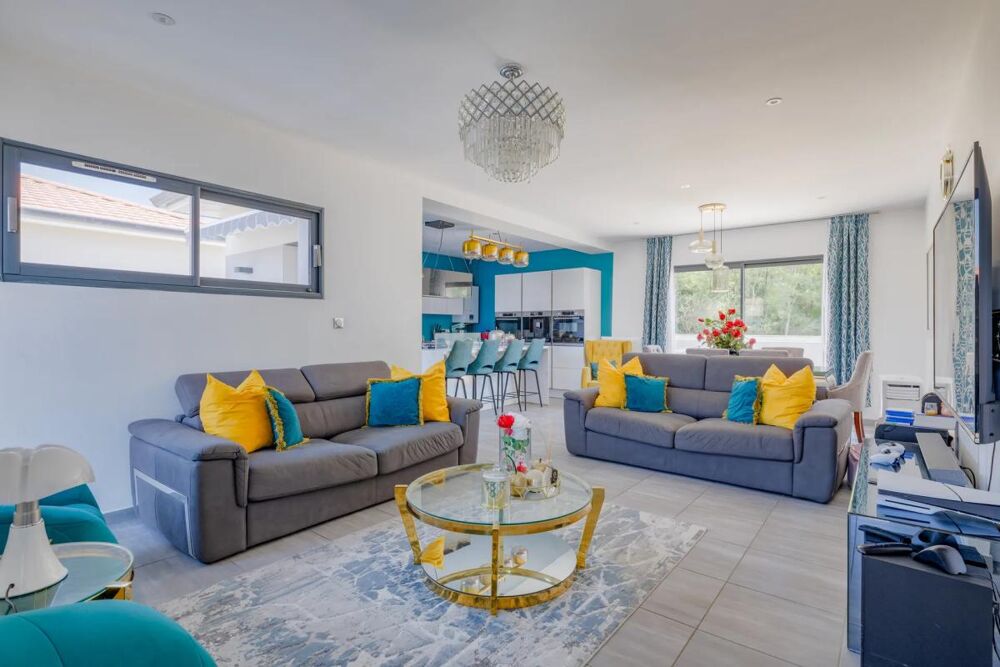 Maison de 6 pièces de 128 m² à Charvieu-Chavagneux