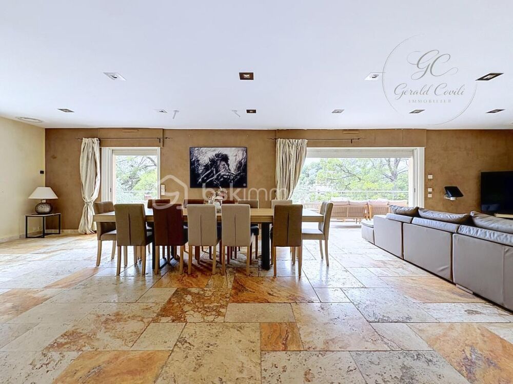 à vendre  Propriété/château Roquefort-les-Pins (06330)