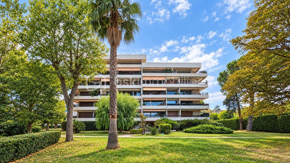 VILLENEUVE-LOUBET  4 pièces, 3 terrasses, LA MER À PIED, au coeur dun magnifique parc arboré