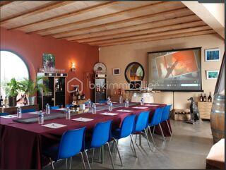  Immeuble à vendre 2 pièces 700 m²