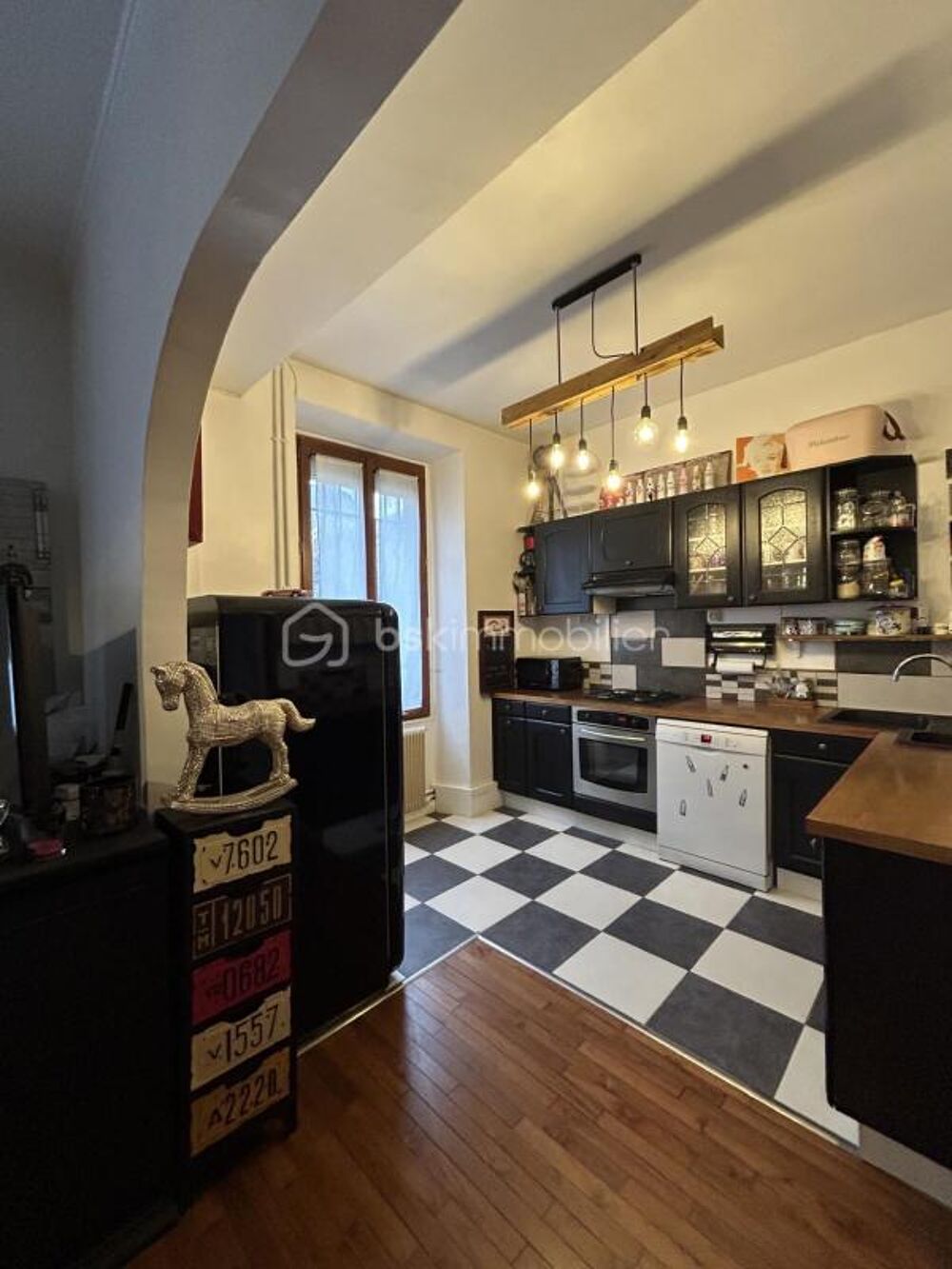 Charmant 2 pièces lumineux avec cachet  secteur recherché  153 000 €