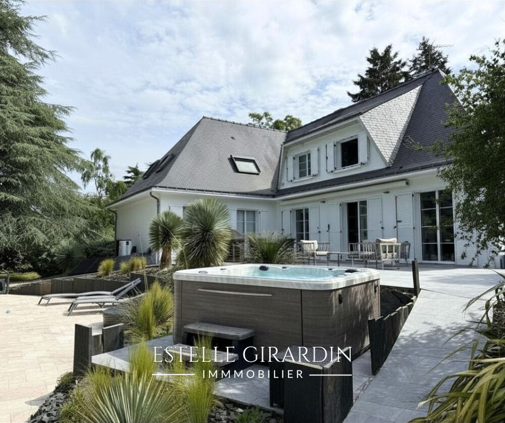 à vendre  Propriété/château Carquefou (44470)