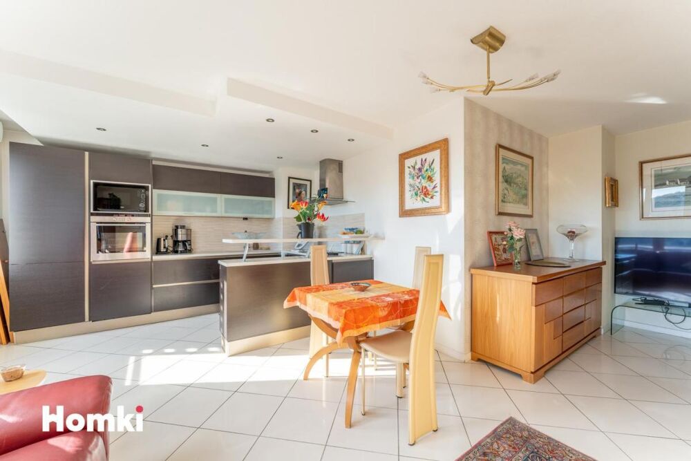 BORDEAUX BASTIDE  T3 65 m²  LUMINEUX  PARKING  CELLiER