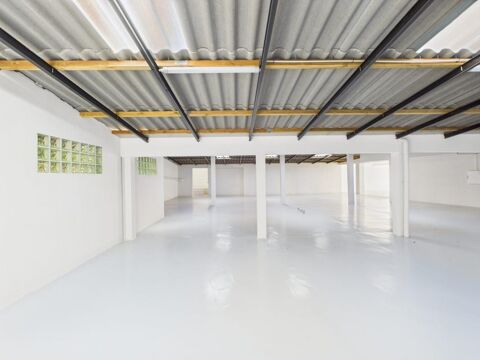   LOCAL A VENDRE AVENUE KENNEDY 