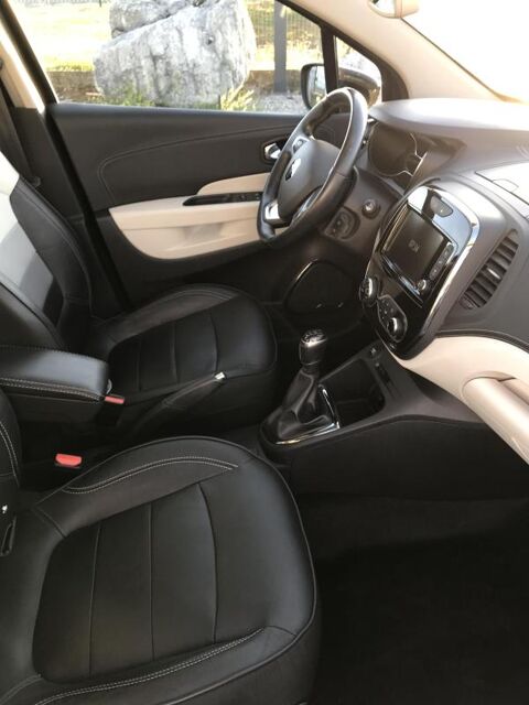 Captur TCE 130 INITIALE PARIS 2019 occasion 38160 Chatte
