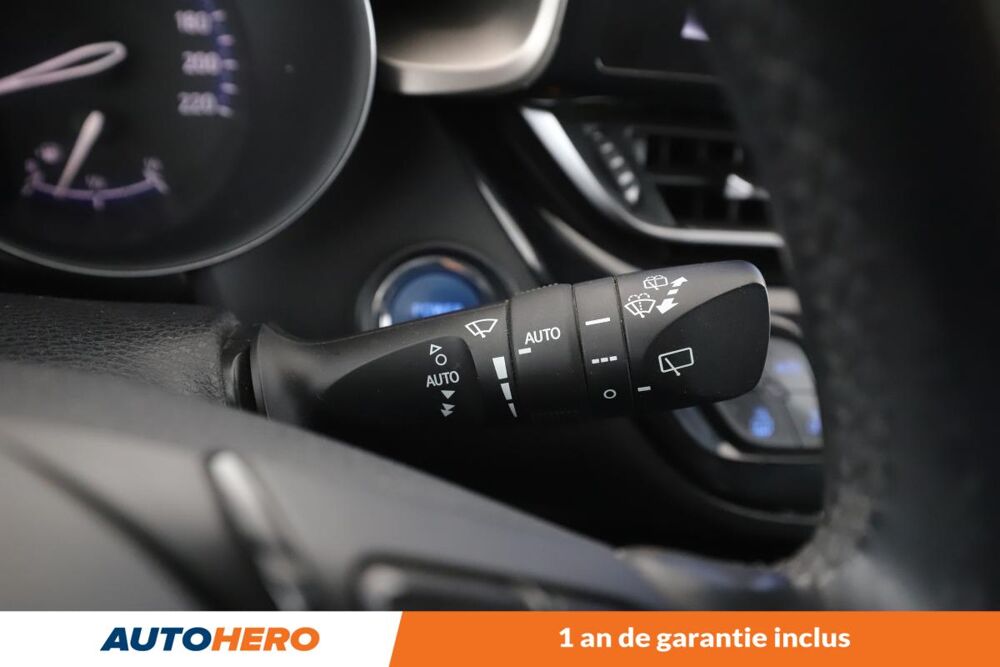 C-HR 1.8 Hybride Distinctive 122 ch 2018 occasion 92130 Issy-les-Moulineaux