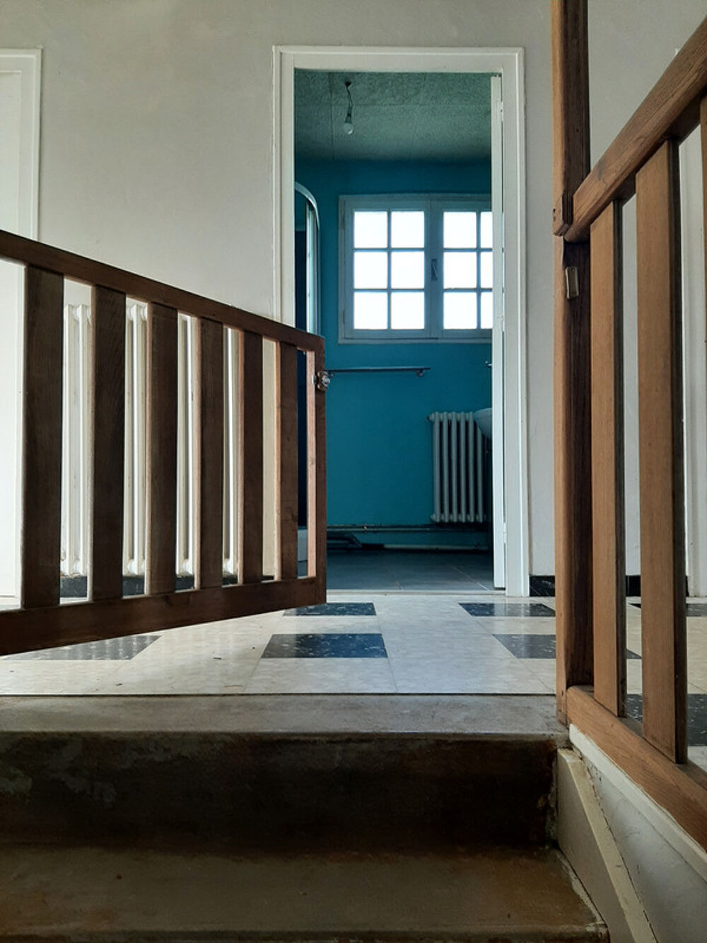 Vente Maison RARE OPPORTUNITÉ . GRAND BATIMENT AVEC LOGEMENT,  HANGAR ET PARKING SUR 6032 M² Gueugnon