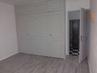  Appartement à louer 4 pièces 104 m²