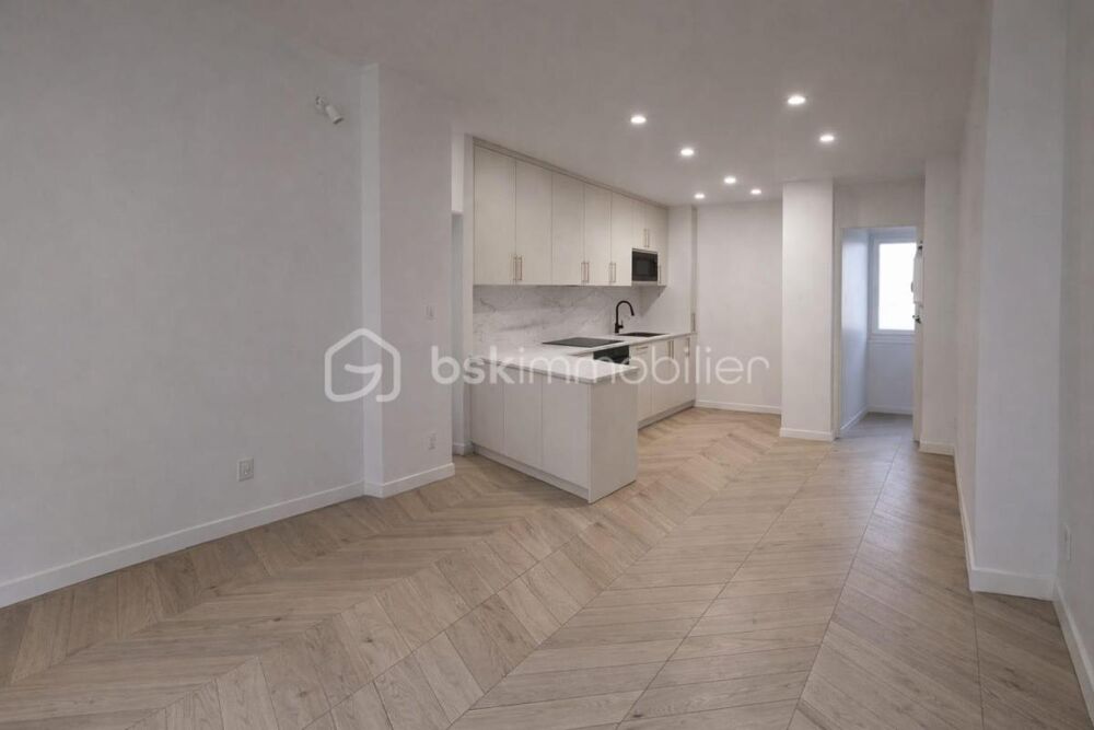 Vente Appartement PARIS 18EME APPARTEMENT 4 CHAMBRES REFAIT A NEUF Paris 18
