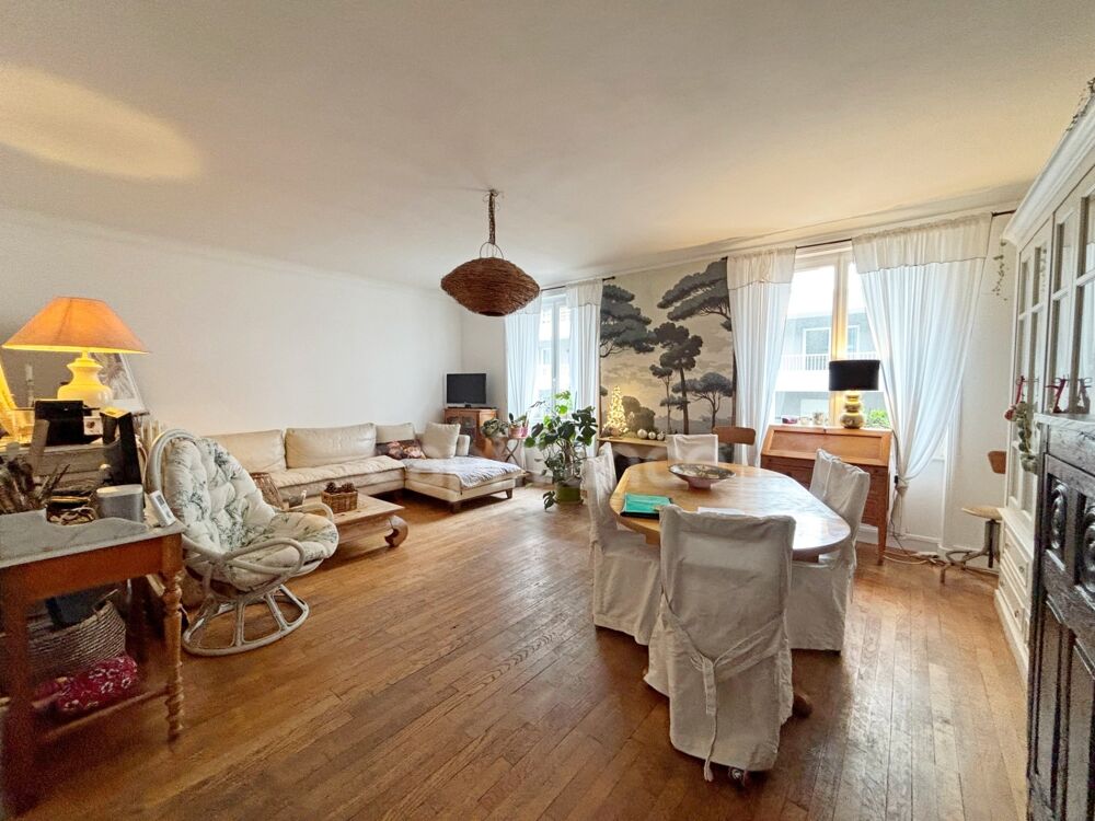 Appartement Lumineux, proximité commerces, T3 de 84,40m² avec volume et configuration d'un T4 à Brest(29)-Quartier Siam-Harteloi