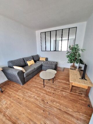 Vente Maison Longère charentaise pleine de charme avec chai et terrasse – Floirac (17) Floirac