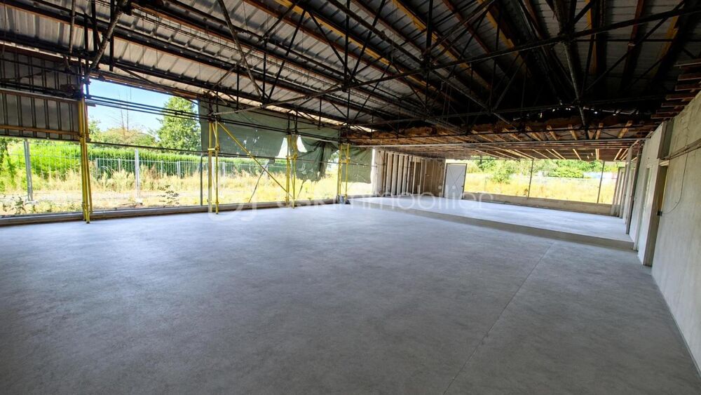 Vente Immeuble WARCQ -  ENSEMBLE IMMOBILIER PROFESSIONNEL – ENVIRON 1 200 M² – SECTEUR WARCQ Warcq