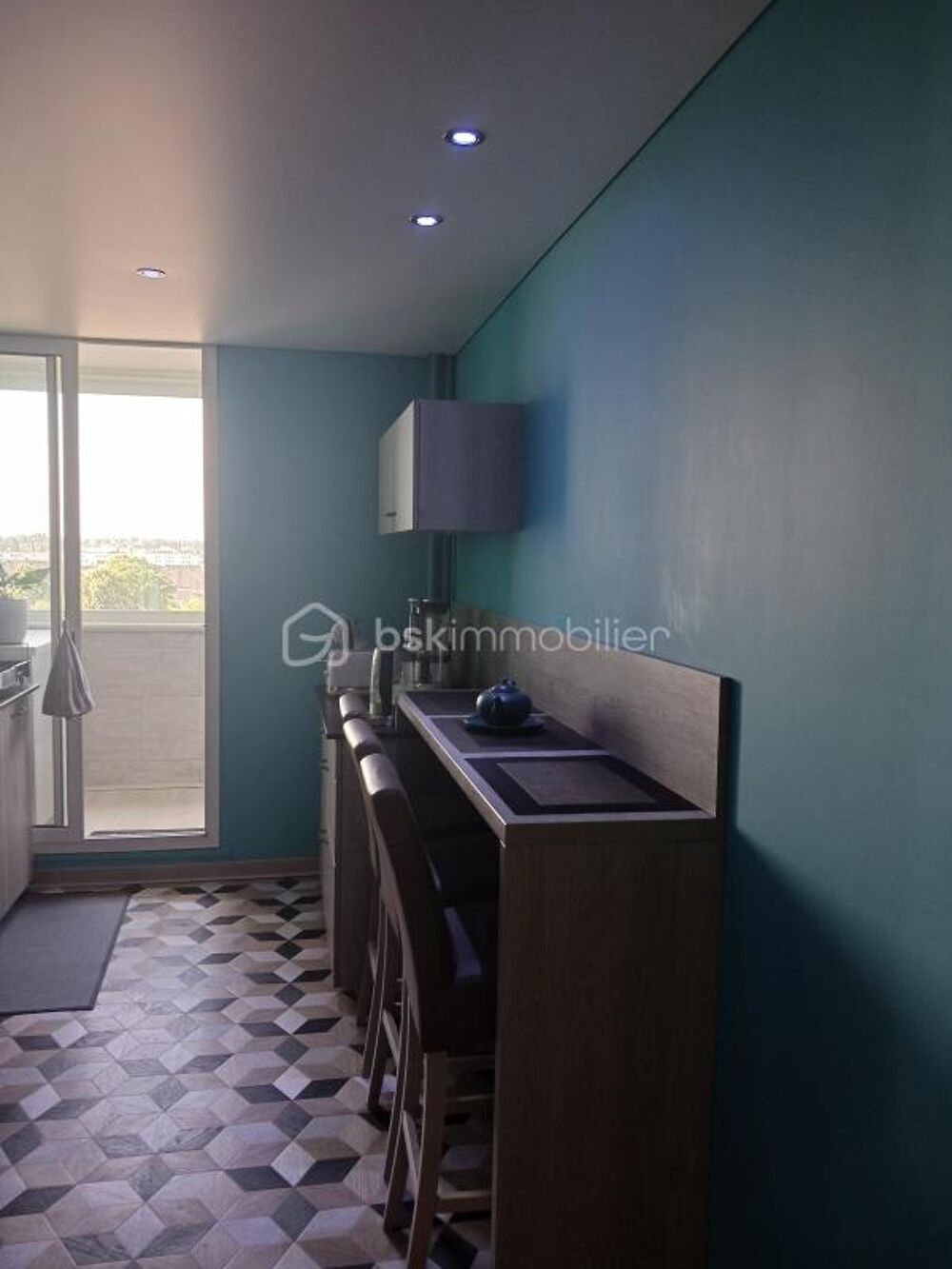 UN BEL APPARTEMENT DANS RESIDENCE AVEC ASCENSEUR REFAIT A NEUF