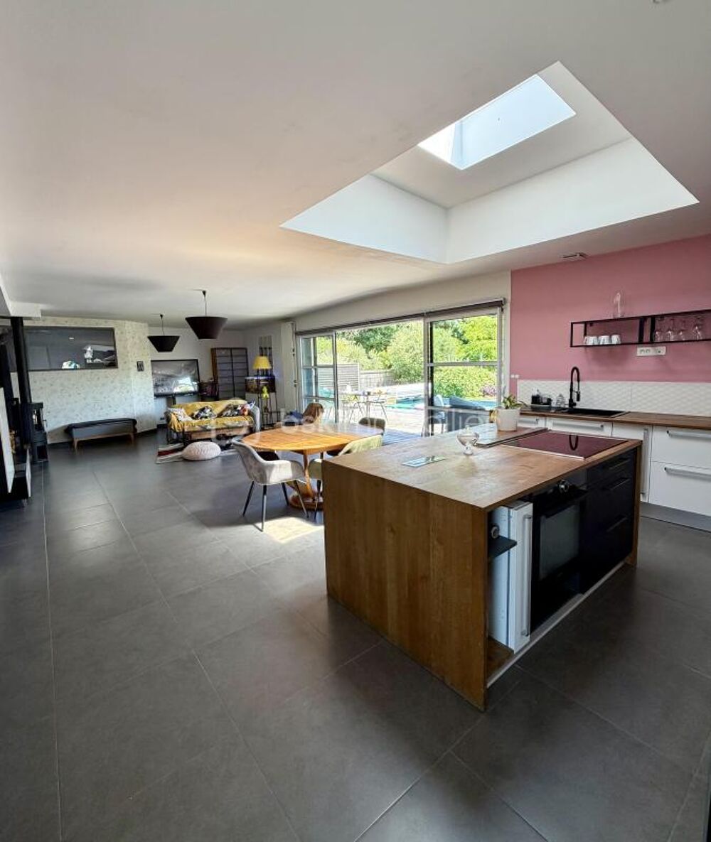 Vente Maison PLOEMEL – MAISON CONTEMPORAINE DE PLAIN-PIED AVEC PISCINE Ploemel