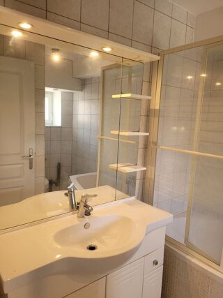  Appartement à louer 3 pièces 60 m²