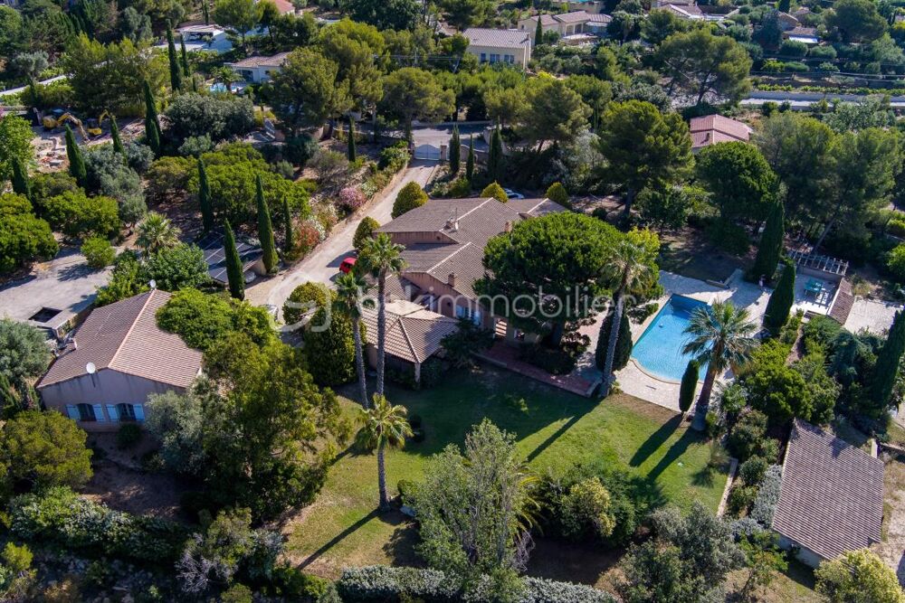 � vendre  Propri�t�/ch�teau La Cadi�re-d'Azur (83740)